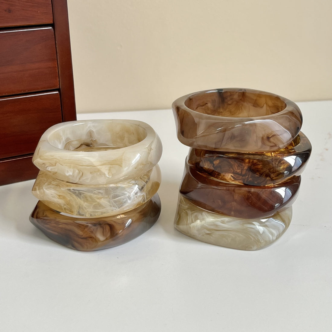 European And American Geometric Blooming Resin Curved Bracelet
