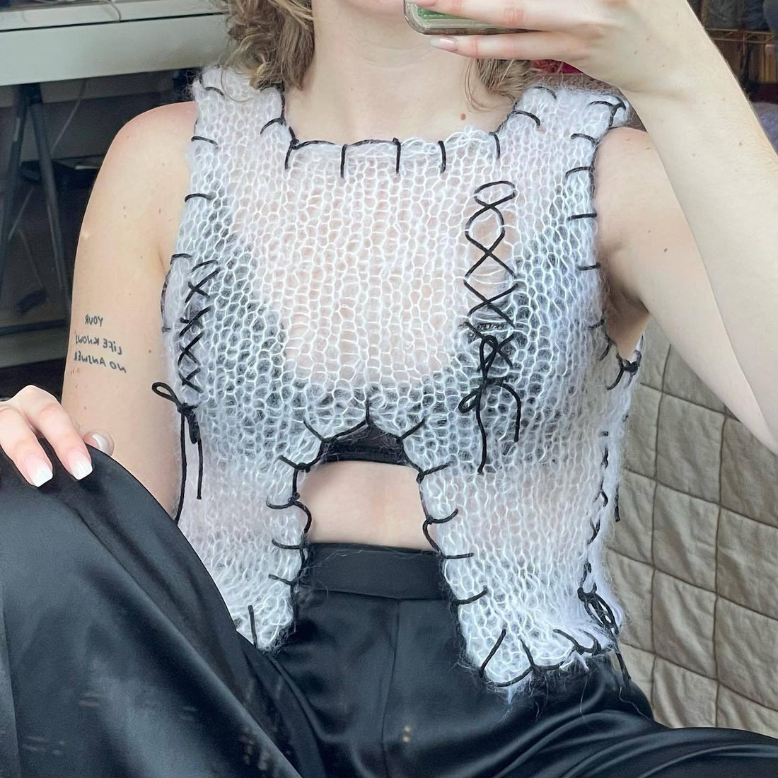 Contrast Color Sleeveless Vest See-through Sweater
